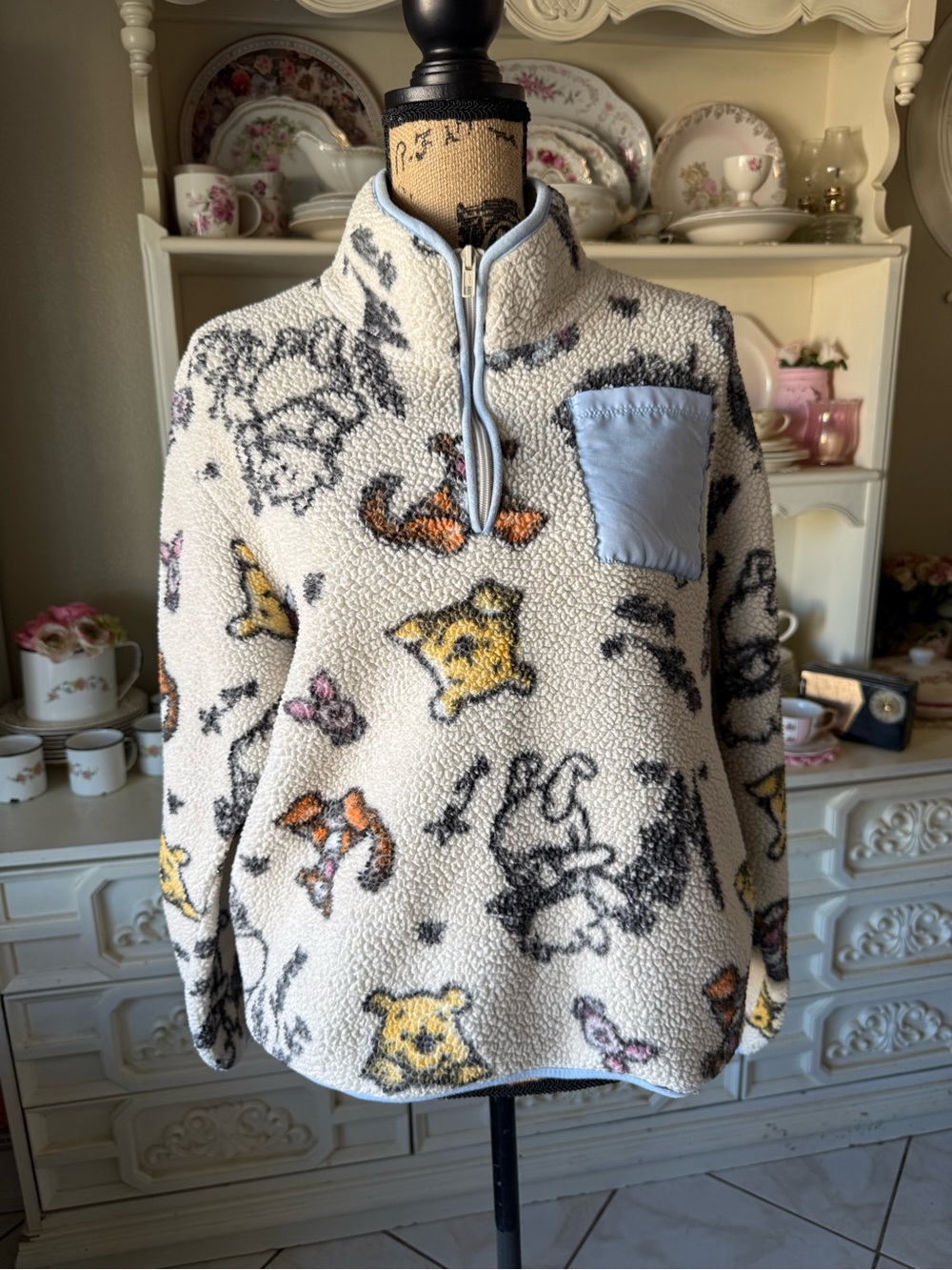 Disney Winnie the Pooh Quarter Zip Print Fleece Sweatshirt Size L.